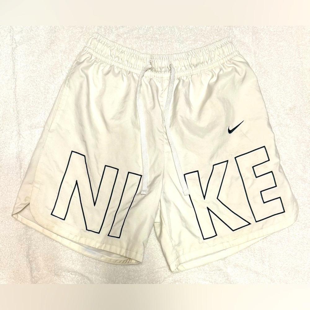 Nike Women’s Cream Athletic Shorts | Sz SP